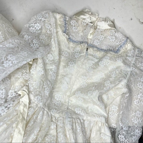 HANDMADE Long White Dress Gown Lace No Size Fits XS VINTAGE - Picture 6 of 10